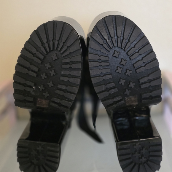 YRU KUROMI ABSINTHE Boots! - Picture 2 of 3